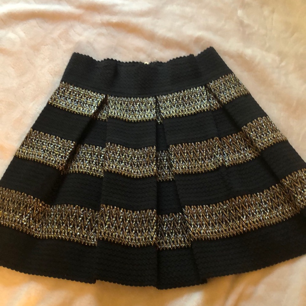 A’gaci black, gold, silver pleated skirt